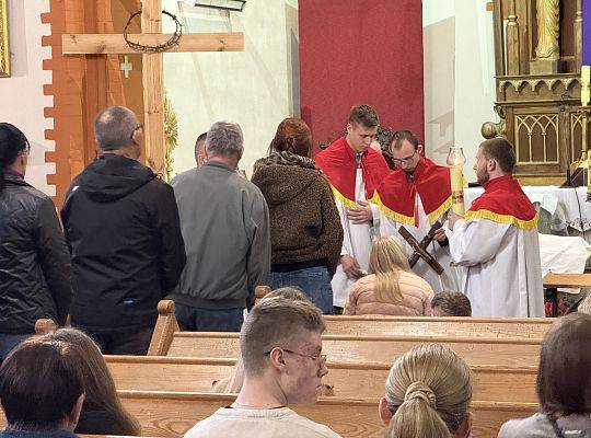 Wielki Piątek - Liturgia na cześć Męki Pańskiej