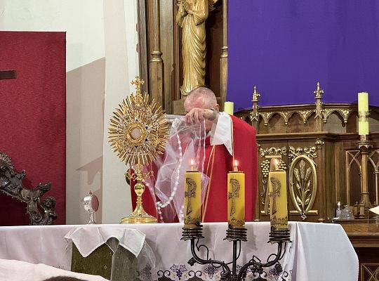 Wielki Piątek - Liturgia na cześć Męki Pańskiej