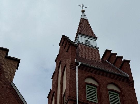 Odnowiona wieża Kościoła w Garczegorzu
